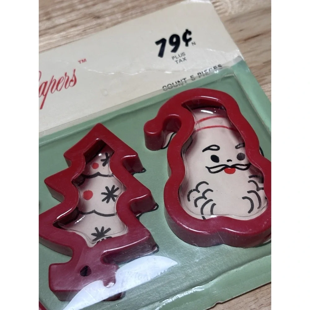Vintage 1972‎ Cookie Cutter Capers Xmas Set Lone Toy Tree 5pc Red Plastic NOS